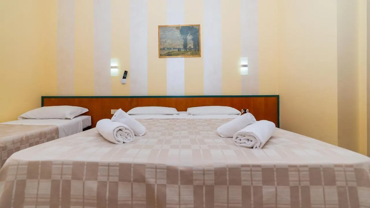 Hotel Center 3 Roma 3*,